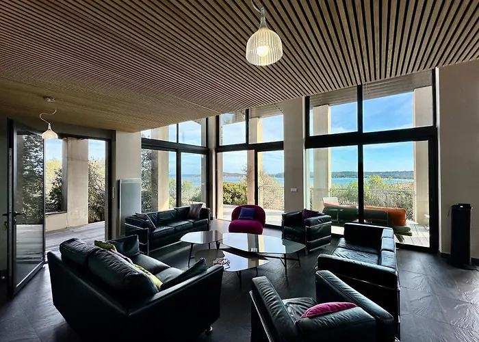 Libecciu * סנט-לוסידה פורטו-וקיו